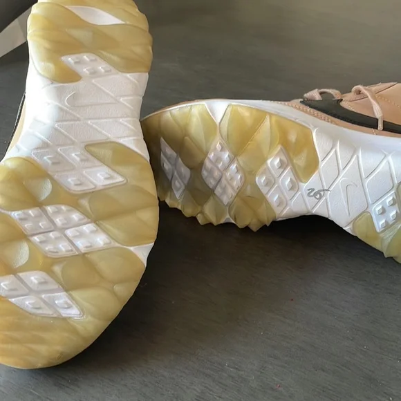 Nike Tan/Cream Golf Club Collection High Top Sneakers Sz 6.5 - Picture 4 of 6